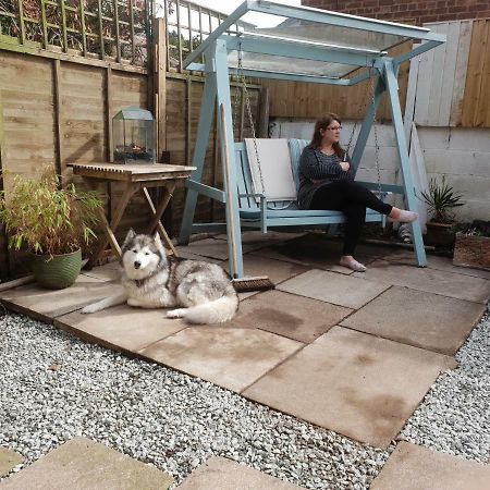 The Garden Room, Pets, Fridge Tv Честър Екстериор снимка